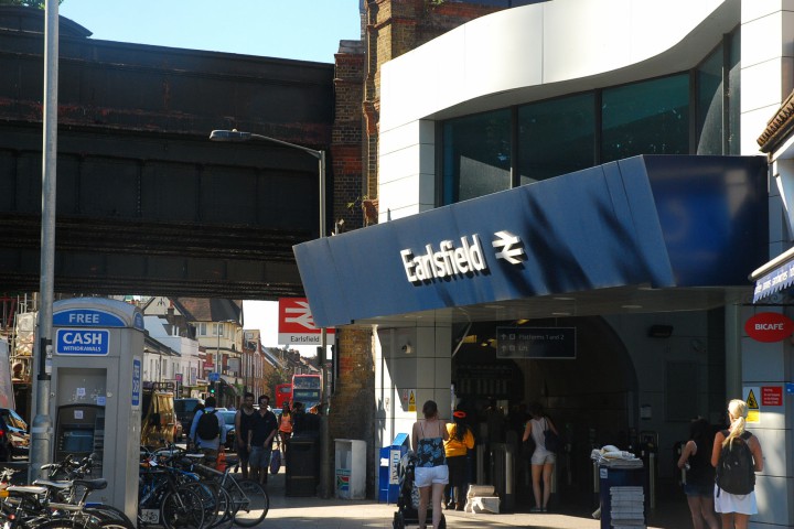 Earlsfield Station Garratt Lane