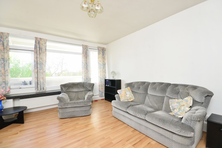 flat in roehampton